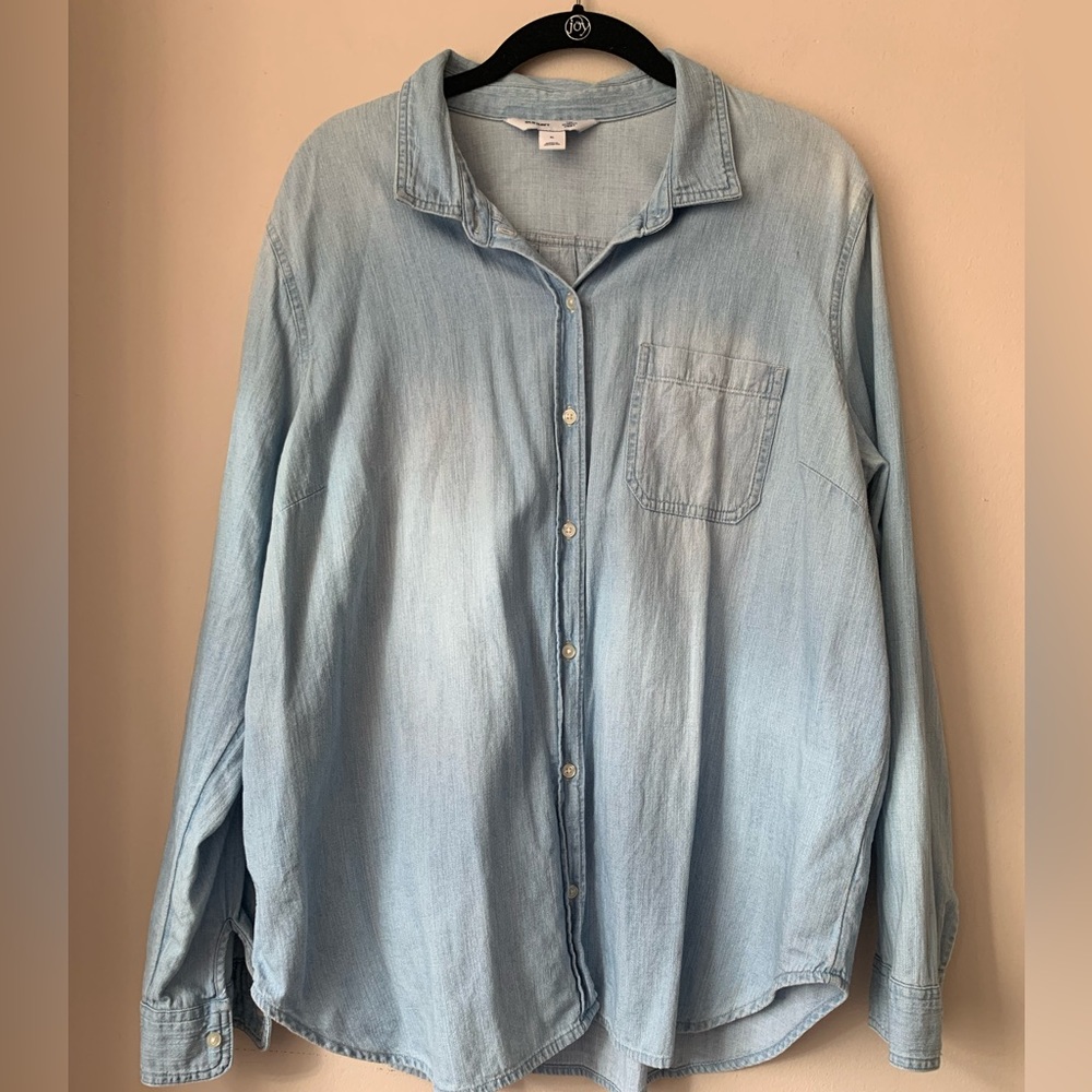 Old Navy The Classic Shirt in Chambray, size XL